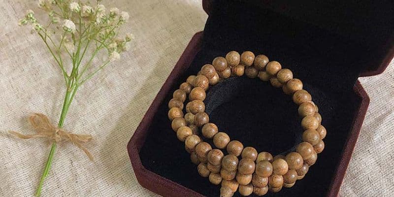 اختيار سوار العود المناسب المكون من 108 خرزة