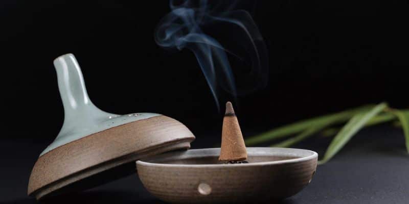 استخدام حامل البخور استخدام حامل البخور