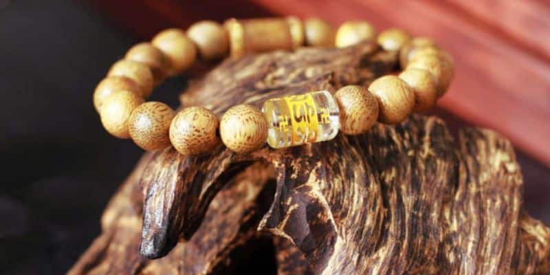 خبرة في اختيار عدد الخرز لأساور العود النسائية