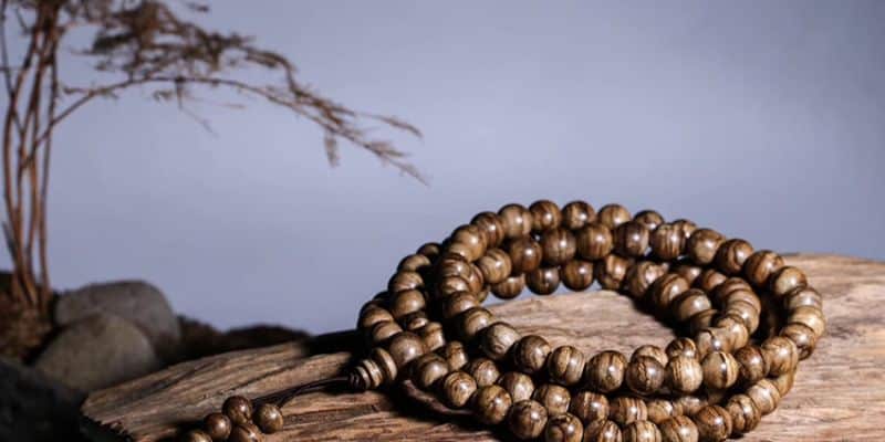 سوار سانه تشيم من خشب العود – الجوهر يتقارب – سوار من خشب العود من سانه تشيم – الجوهر يتقارب