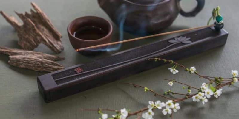 طرق حرق البخور من حرفيي دار العود