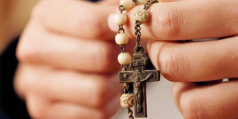 معنى سوار المسبحة ذي الـ 13 حبة