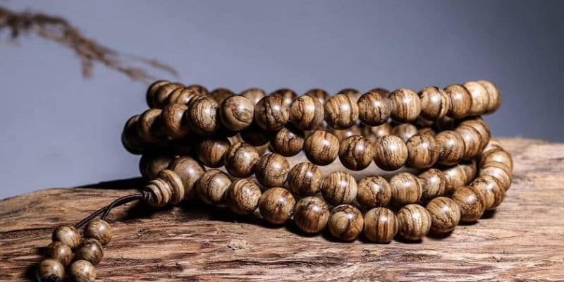 يتم تصنيع أساور Sanh Chim المصنوعة من خشب العود بدقة ومتطورة – يتم الآن إنتاج سجلات Sanh Chim من خشب العود بدقة ومتطورة