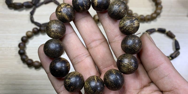 يتميز خاتم البخور الطبيعي برائحة تدوم طويلاً