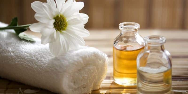 يستخدم كعطر عطري