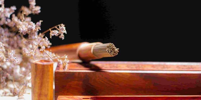 ينبغي حرق البخور بأعداد فردية